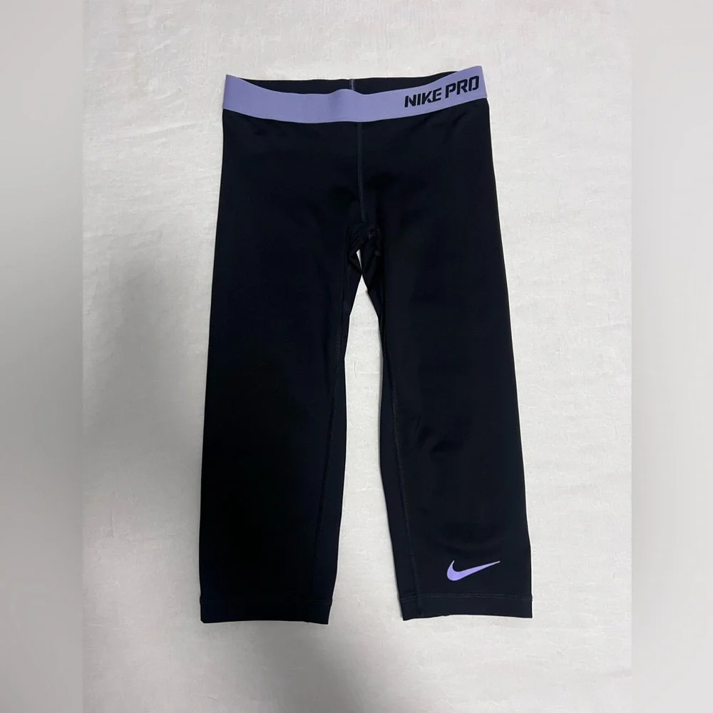Nike Pro Black and Purple cropped leggings